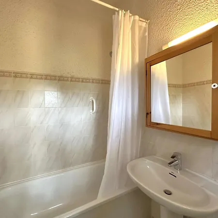 La Courtade, Maison Pour 7 Personnes Dans Domaine Prive Avec Piscine A Villa *