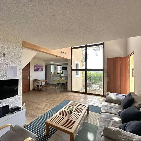 La Courtade, Maison Pour 7 Personnes Dans Domaine Prive Avec Piscine A *